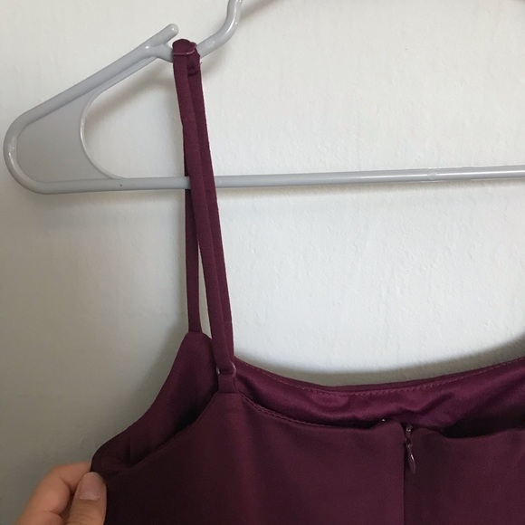 Burgundy ruffled dress - Picture 4 of 5